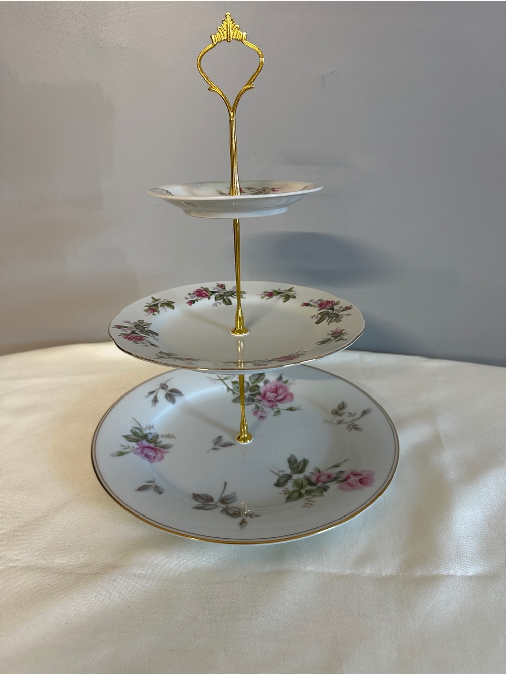 Vintage Floral 3-Tier Serving Stand - White with Pink Roses